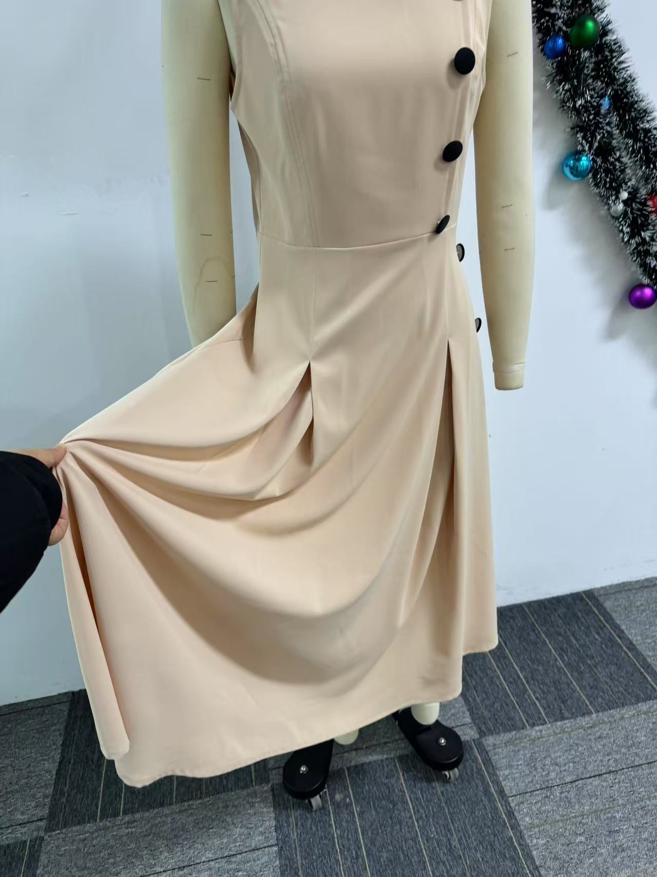 Women Elegant Stand Collar Sleeveless Button Dress