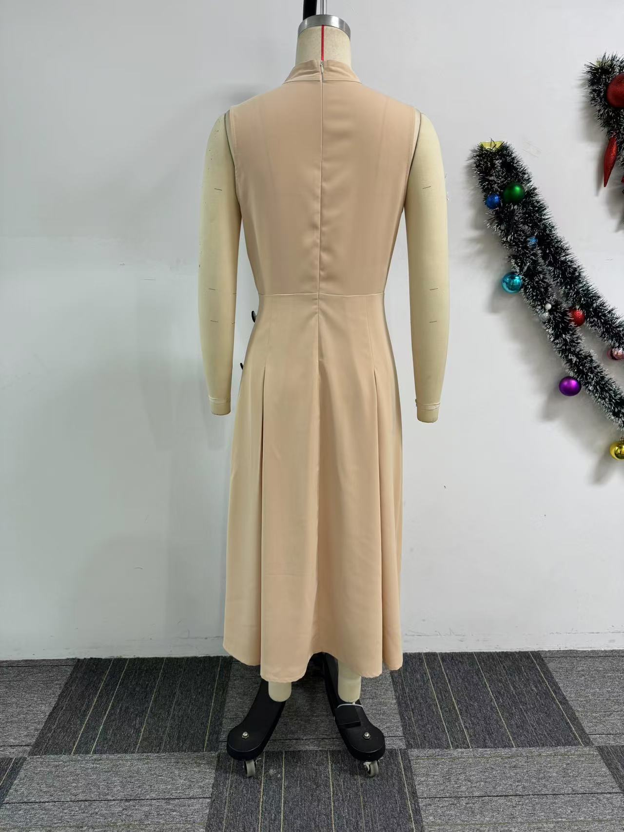 Women Elegant Stand Collar Sleeveless Button Dress