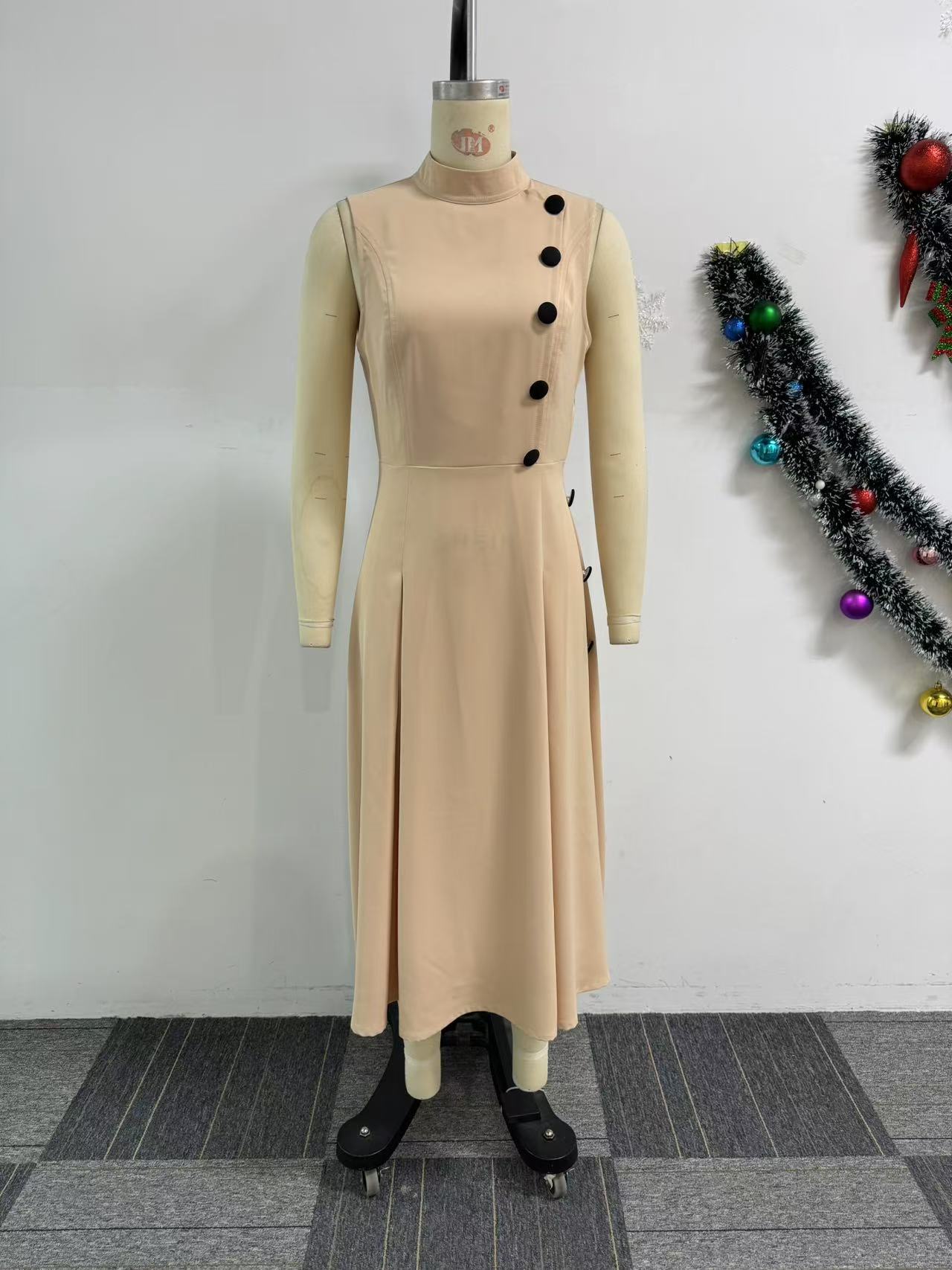 Women Elegant Stand Collar Sleeveless Button Dress