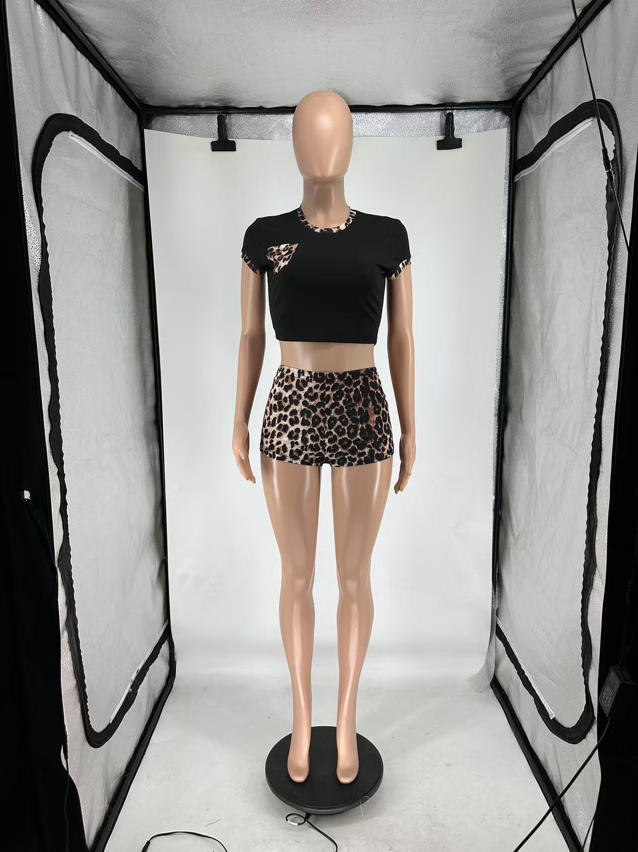 Women Spring and Summer Leopard Round Neck Top and Pocket Shorts Casual Two Piece Set