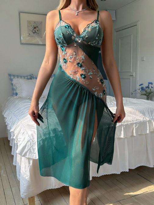 Women Sexy Sexy Hollow Irregular Embroidery Nightdress