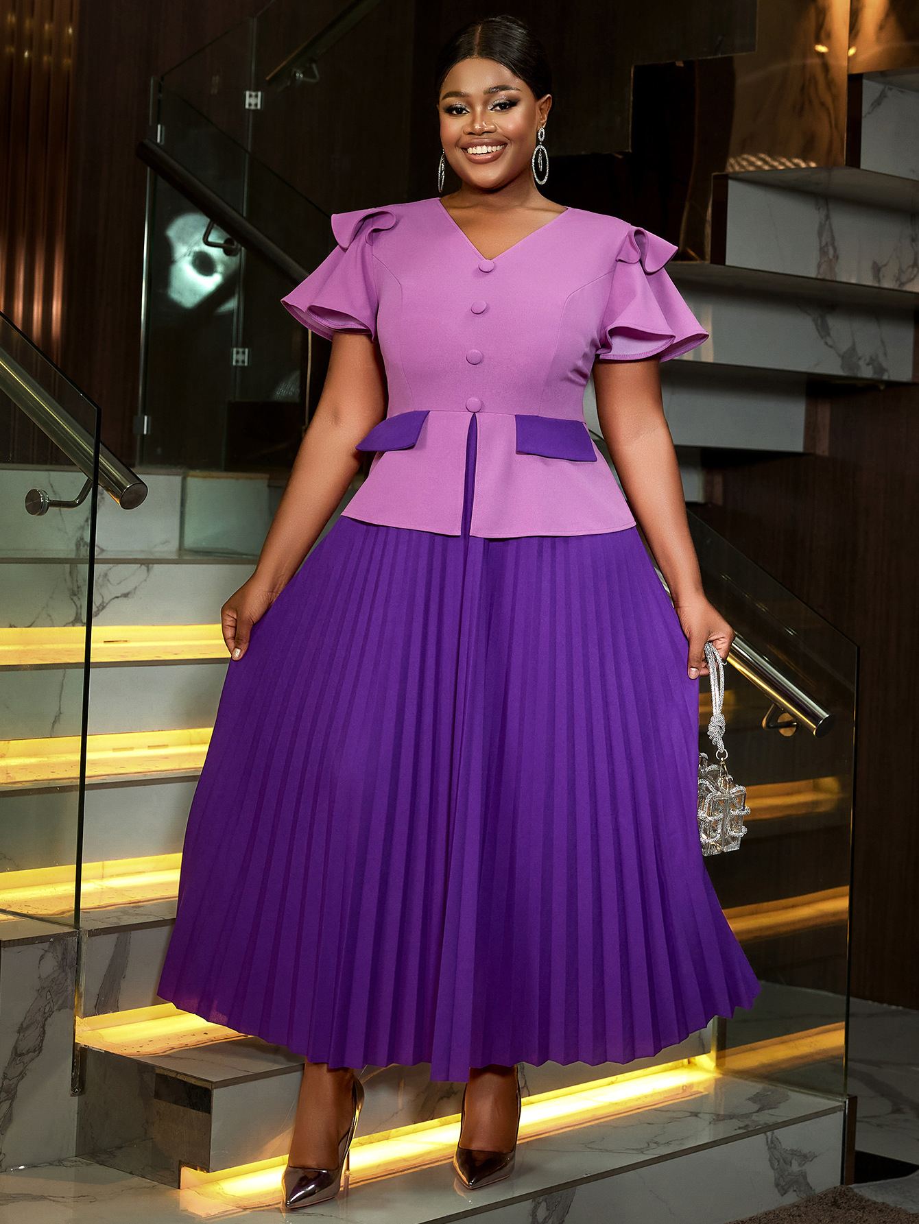 Plus Size Women Elegant Contrast V-Neck Pleated Dress