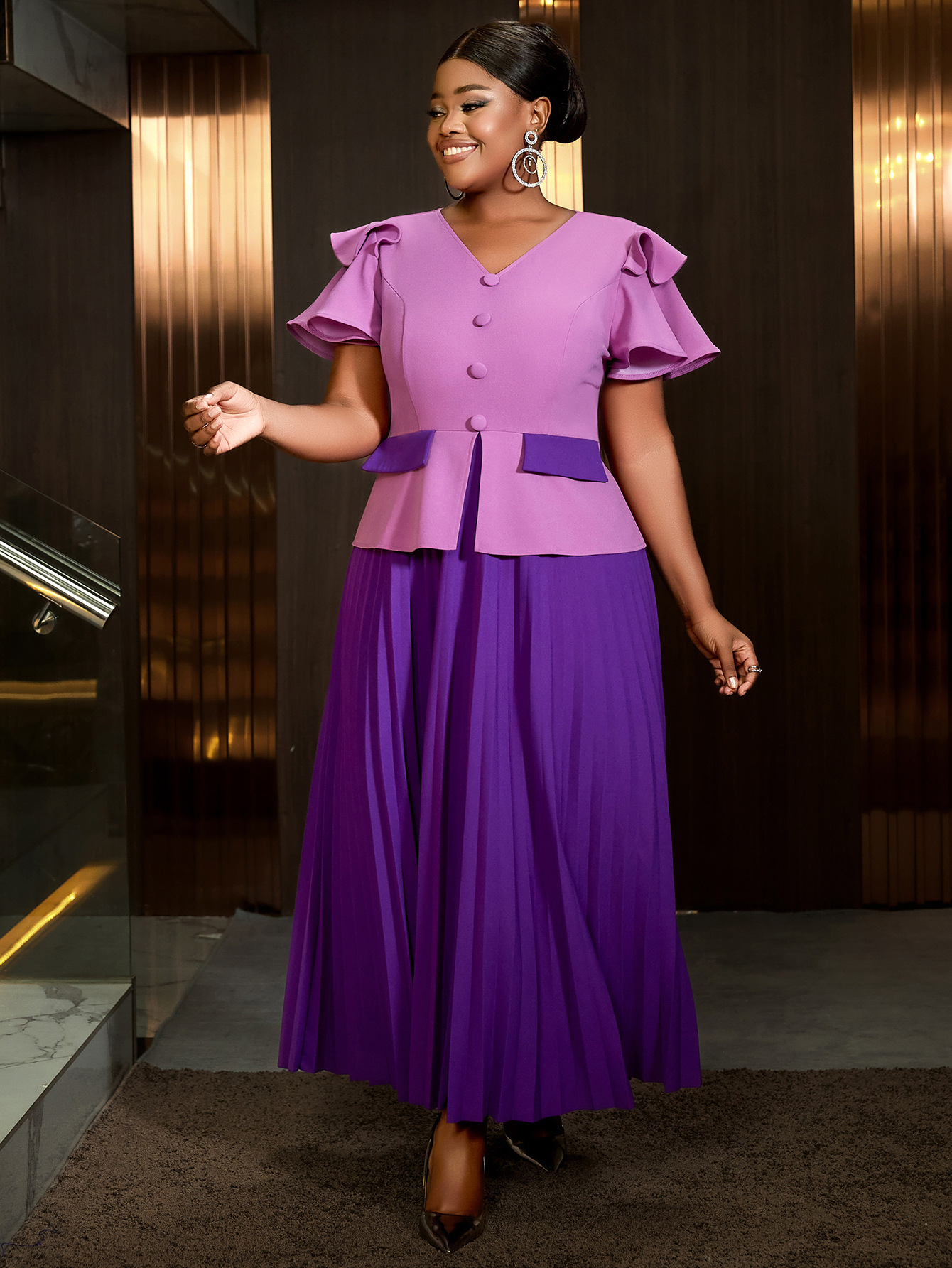 Plus Size Women Elegant Contrast V-Neck Pleated Dress