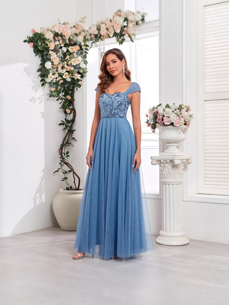 Women embroidered mesh v-neck backless evening dress