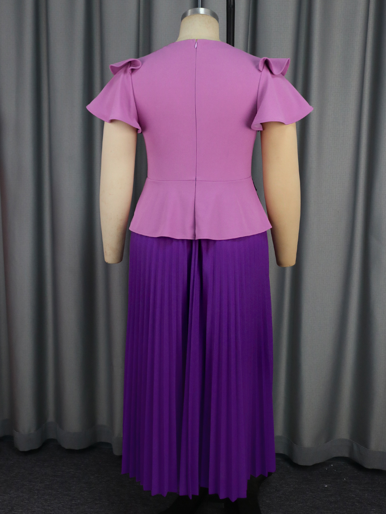 Plus Size Women Elegant Contrast V-Neck Pleated Dress