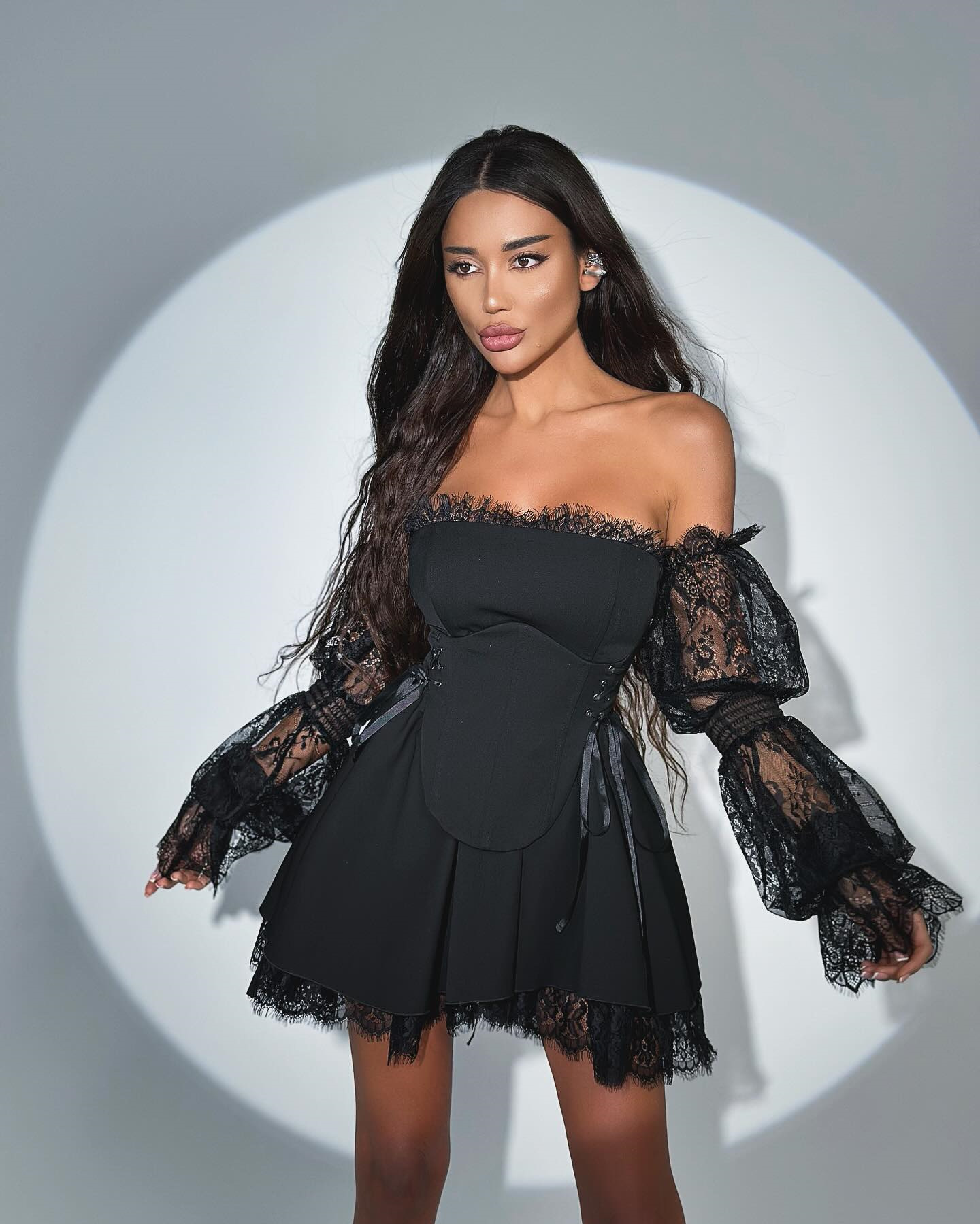 Women's Spring Off-Shoulder Lace Patchwork Top Asymmetrical Skirt Two-Piece Set