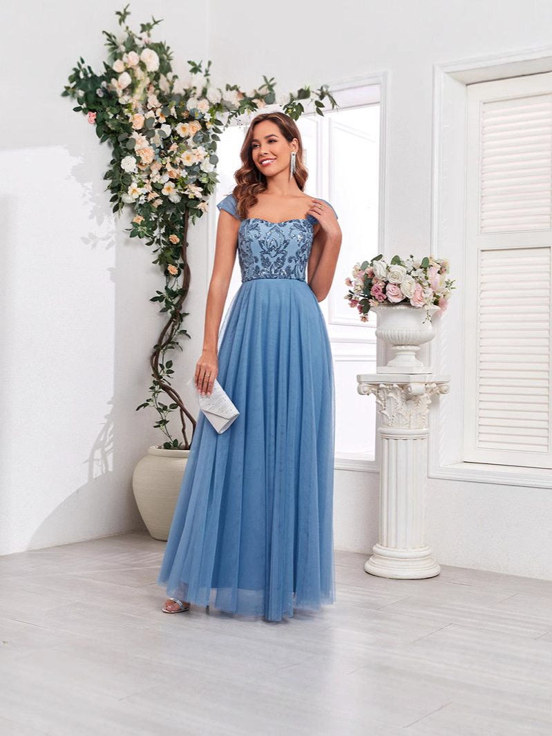Women embroidered mesh v-neck backless evening dress