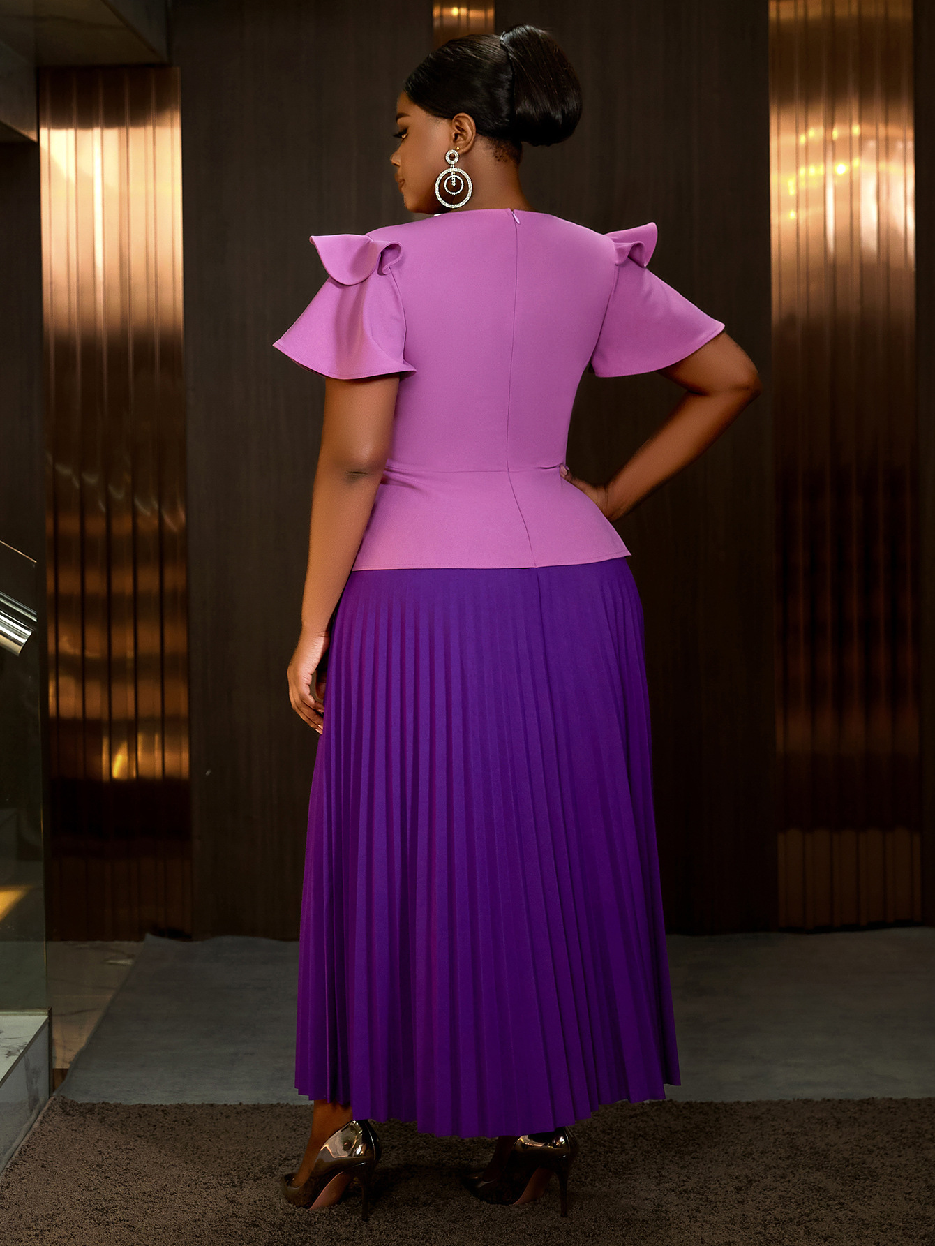 Plus Size Women Elegant Contrast V-Neck Pleated Dress