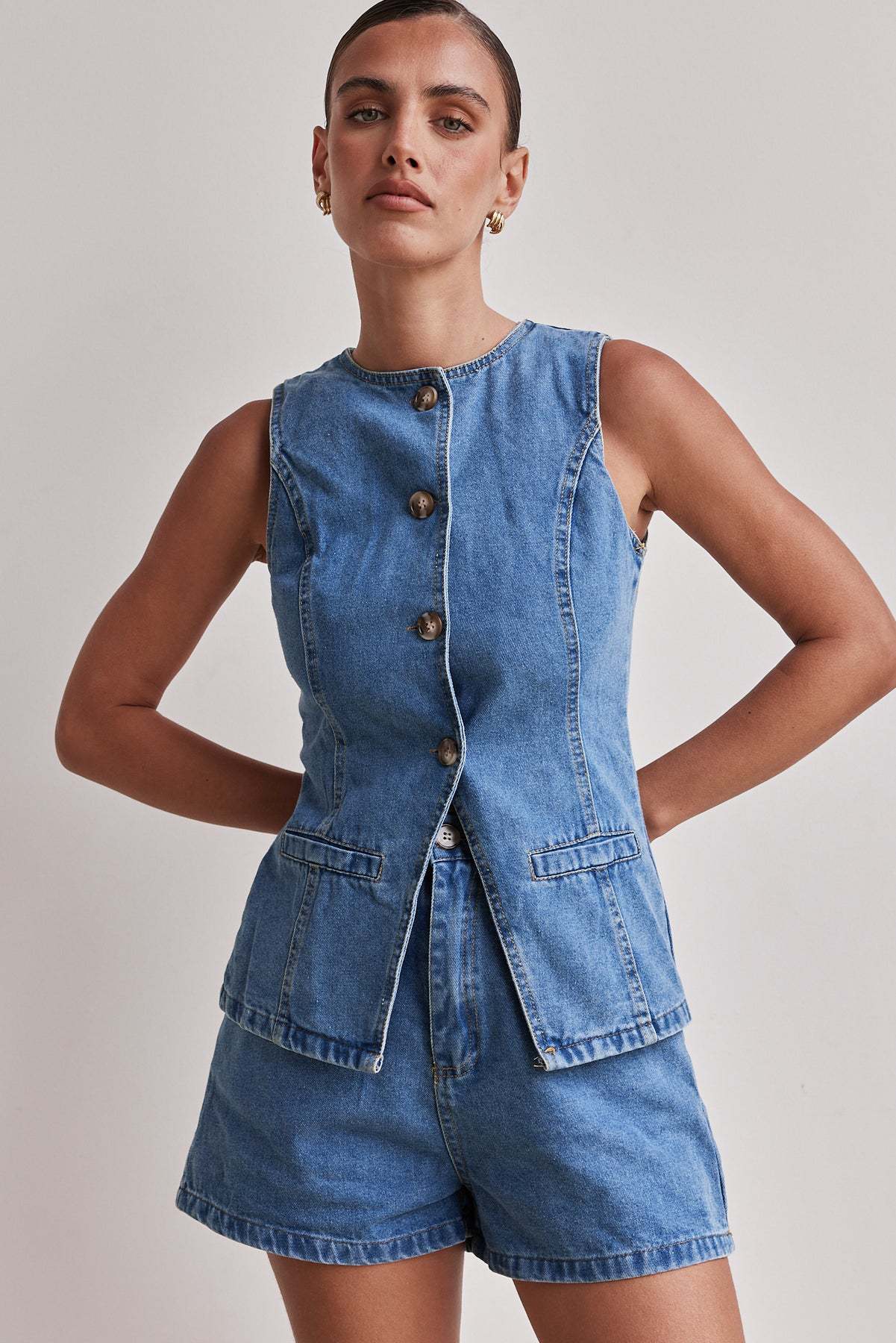 Spring/Summer Fashion Sleeveless Slim Waist Vest High-Waist Loose Denim Shorts Set