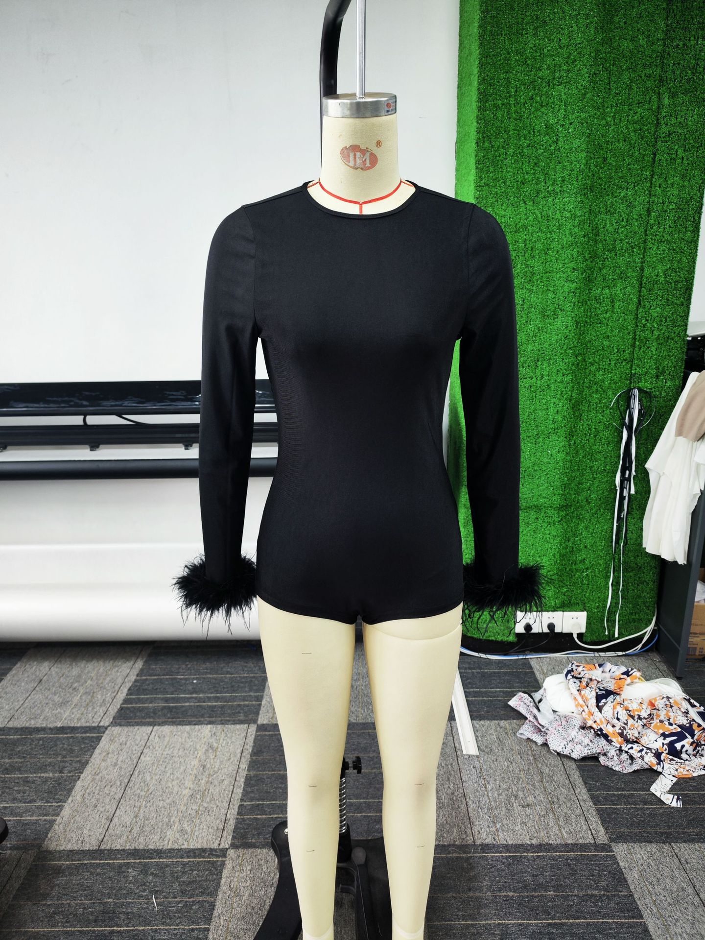 Women's Spring/Summer Round Neck Long-Sleeve Feather Short Romper