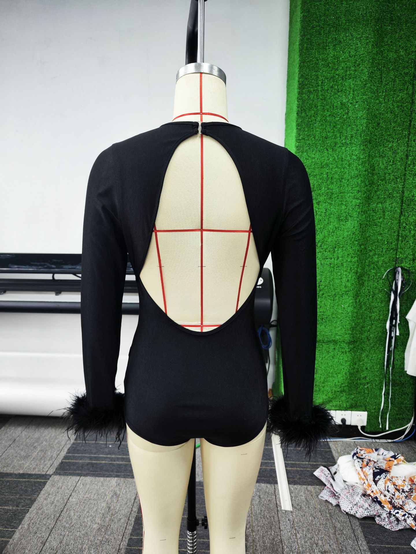 Women's Spring/Summer Round Neck Long-Sleeve Feather Short Romper