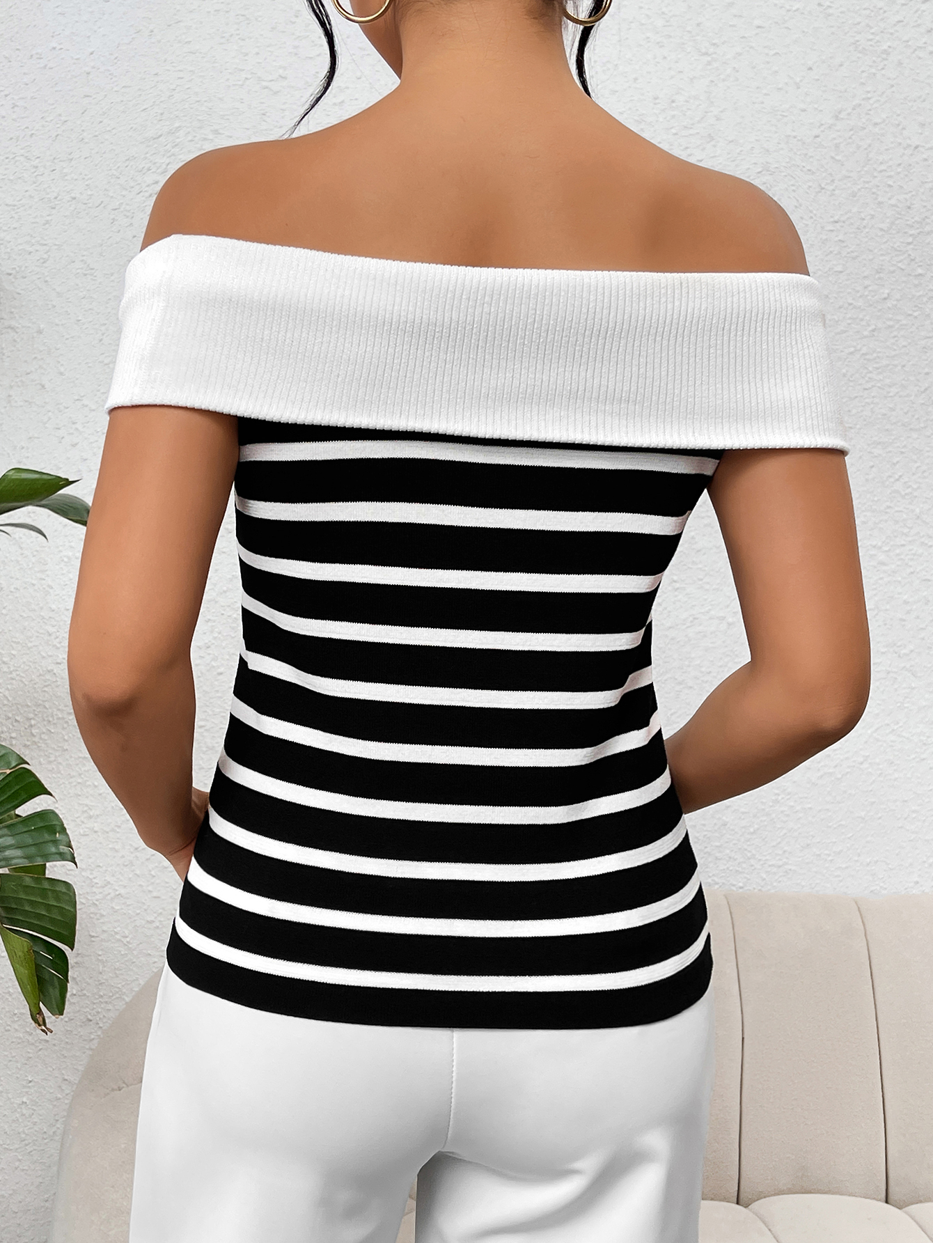 Spring/Summer Women's Fashion Long-Sleeve Striped Off-Shoulder Knit Top
